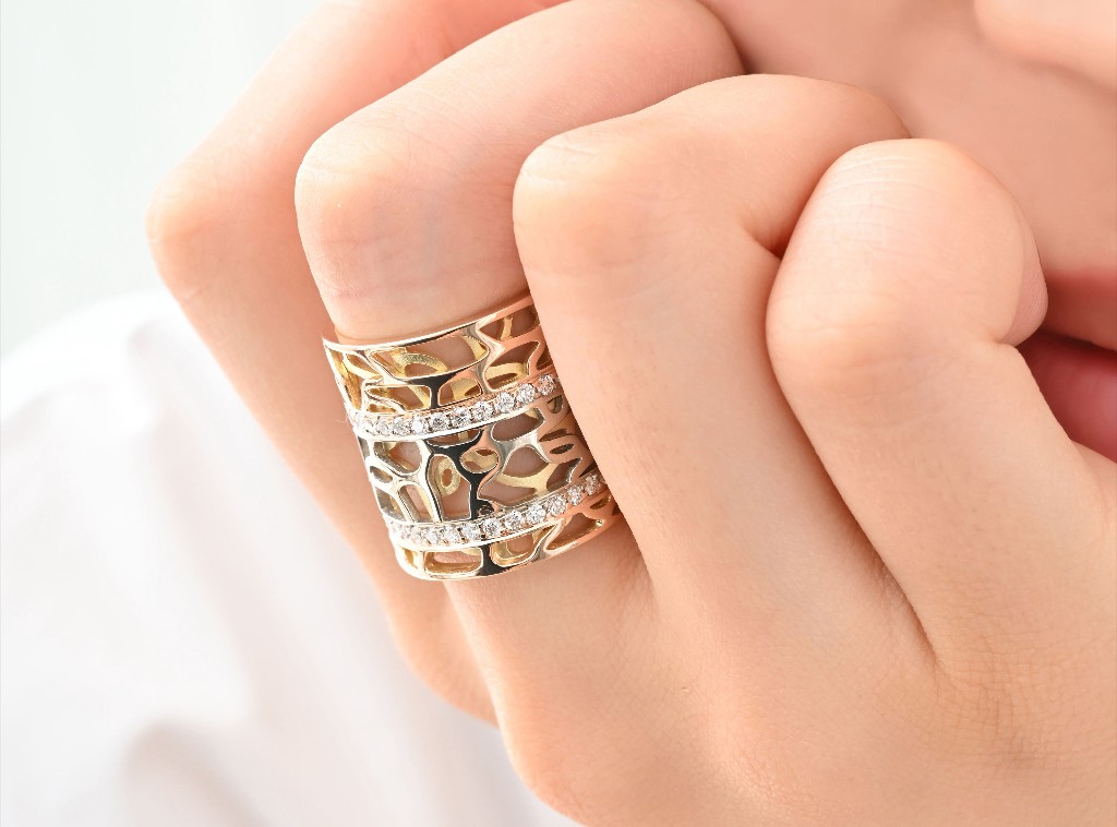 bague or et diamants