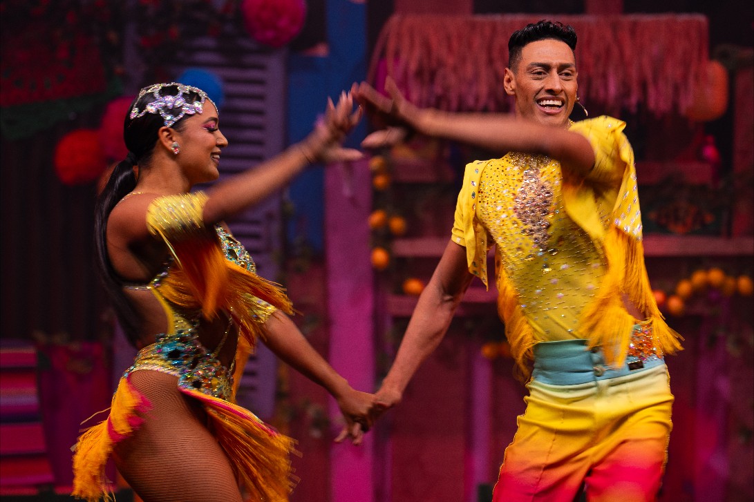attitude-luxe_©Royal-Palace-Cabaret-attraction-danse-cubaine